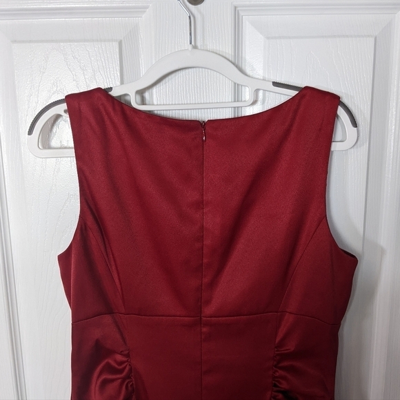 London Style Timeless Ruby Red Bodycon Split Neckline Sleeveless Dress Size 10 - Picture 5 of 7